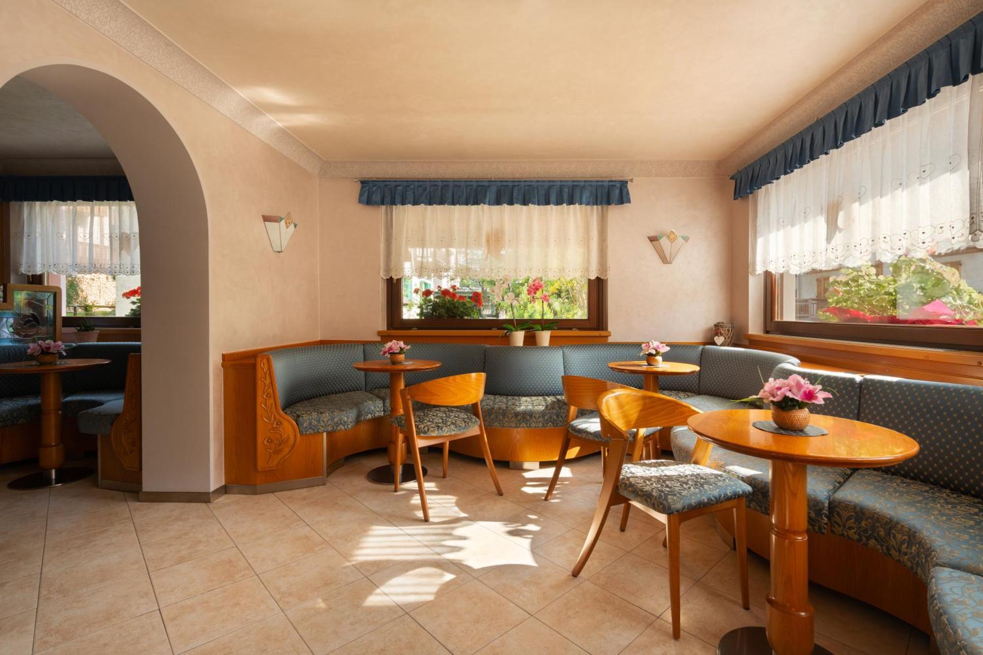Hotel Villa Emma Madonna Exterior foto