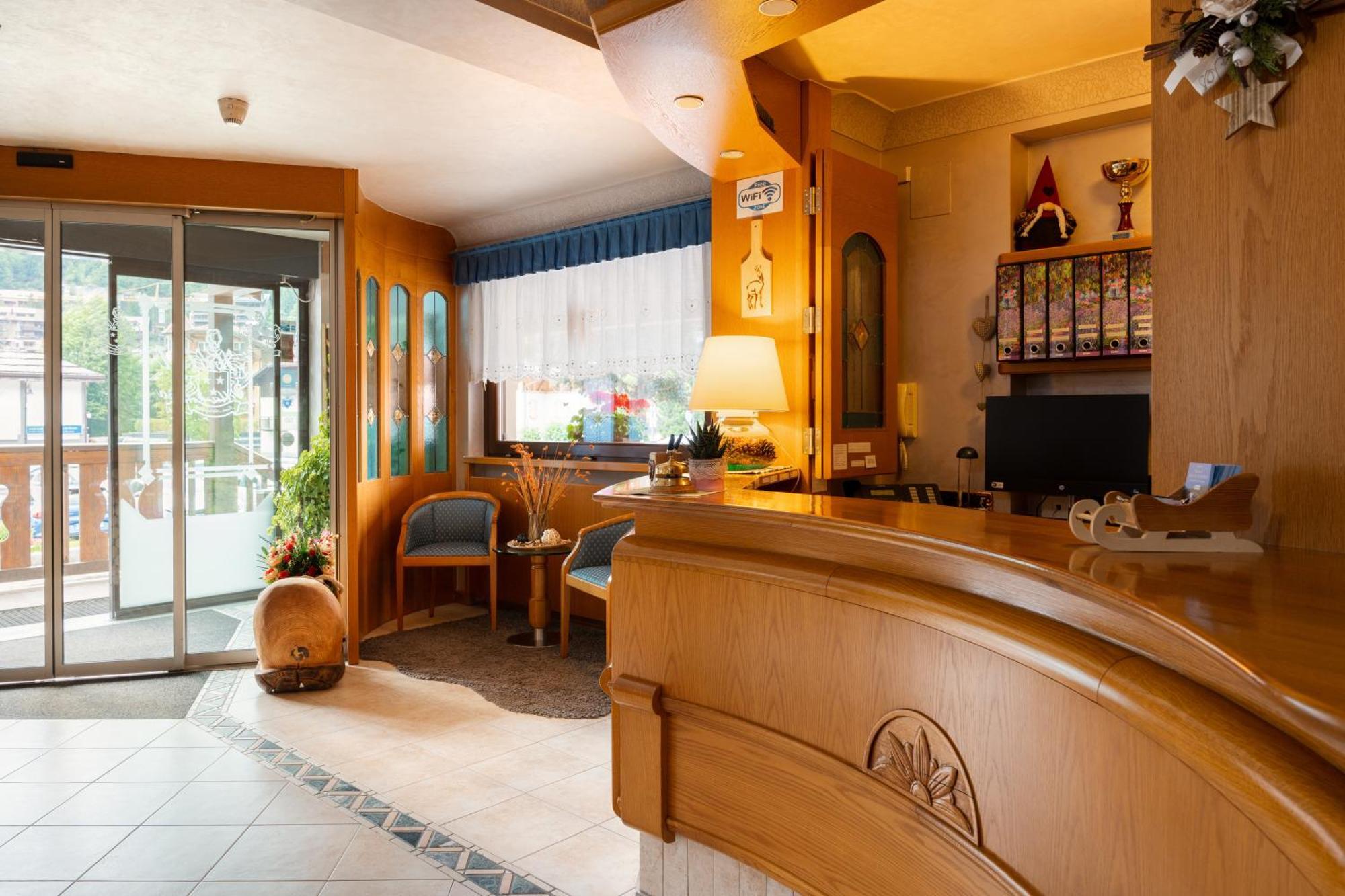 Hotel Villa Emma Madonna Exterior foto